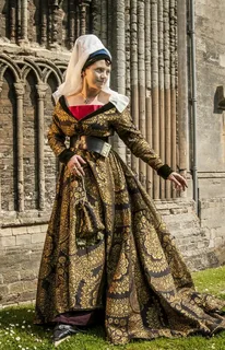 Medieval Fashion for Women 3