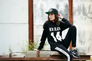 streetwear fashion women 2